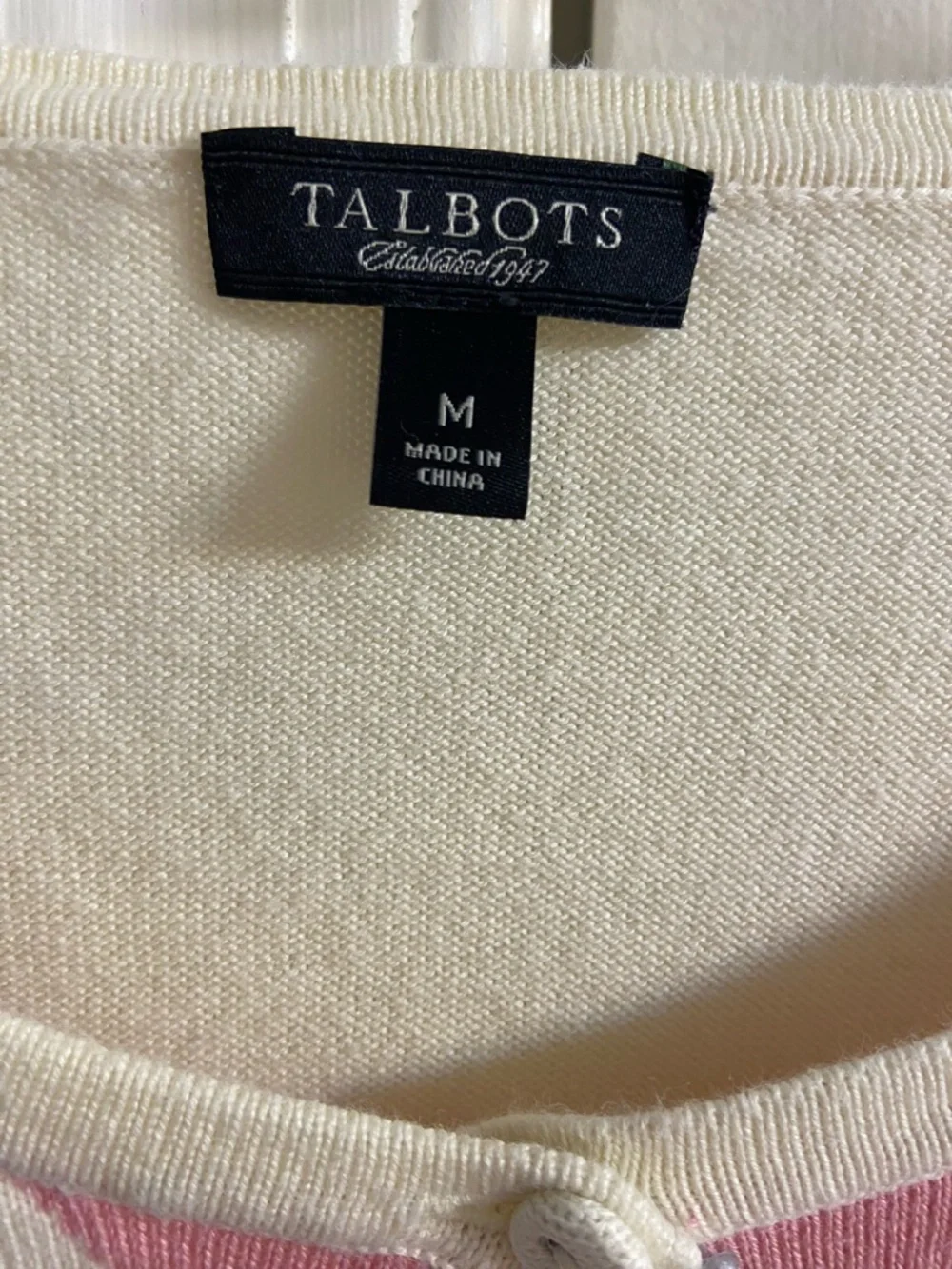 Talbots Pink & Cream Argyle Crewneck Button Cardigan sweater Medium - Picture 5 of 6